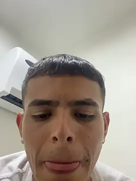fresdyhot online show from May 2026 07:20:02 PM