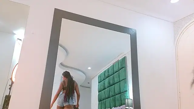 Elektradoll1 online show from May 2026 12:00:02 PM