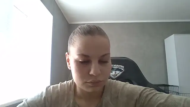 Snapshot of _Linsyy_ee_ chatting on June 2026 08:42:01 AM Linsyy ee online show from June 2026 08:42:01 AM