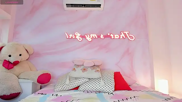 Iam Caami  online show from June 2026 07:07:01 PM