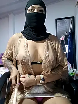 Snapshot of nadia__abaud chatting on February 2026 11:45:01 PM nadia abaud online show from February 2026 11:45:01 PM