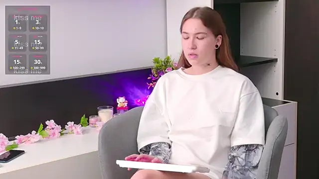 EvaAndLuna online show from July 2026 11:04:01 PM