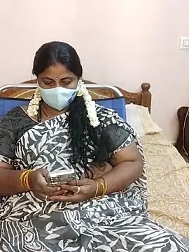 Snapshot of telugu_Geetha40 chatting on May 2026 06:42:01 AM telugu Geetha40 online show from May 2026 06:42:01 AM