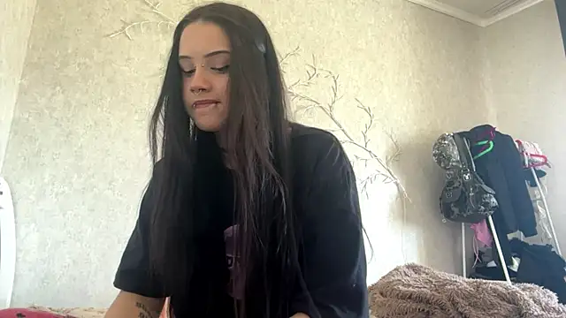 LouisePavlides online show from May 2026 01:30:02 PM