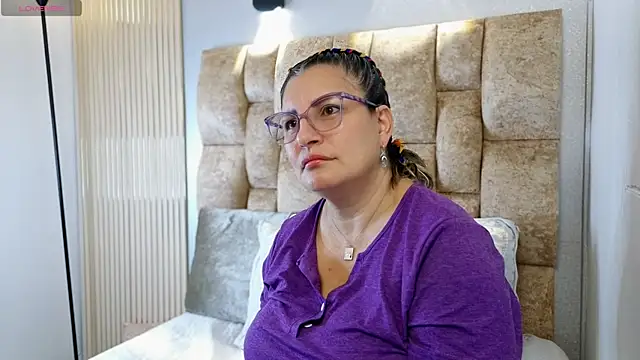 Snapshot of Carolina_crus_ chatting on June 2026 11:03:01 AM Carolina crus online show from June 2026 11:03:01 AM