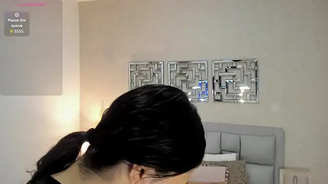 sofia  thompson online show from May 2026 12:29:02 AM