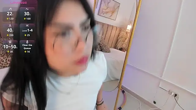 Snapshot of SofiVelvet_ chatting on May 2026 12:21:02 PM SofiVelvet online show from May 2026 12:21:02 PM