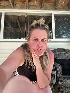 Snapshot of Bruiserboomer2 chatting on June 2026 07:25:02 PM Bruiserboomer2 online show from June 2026 07:25:02 PM
