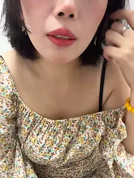 Snapshot of milkwine chatting on May 2026 08:22:02 AM milkwine online show from May 2026 08:22:02 AM
