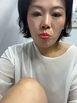 Snapshot of milkwine chatting on June 2026 03:05:02 AM milkwine online show from June 2026 03:05:02 AM