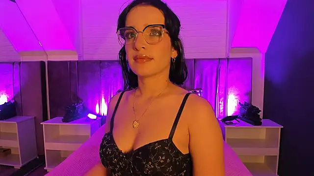 Snapshot of Azahara_18 chatting on May 2026 11:34:02 PM Azahara 18 online show from May 2026 11:34:02 PM