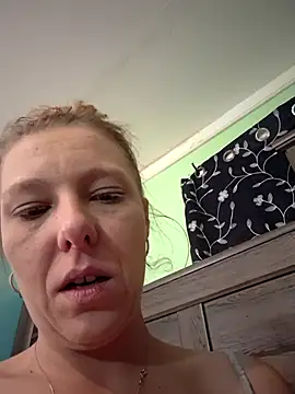 Snapshot of lickybaby26 chatting on May 2026 05:04:01 AM lickybaby26 online show from May 2026 05:04:01 AM