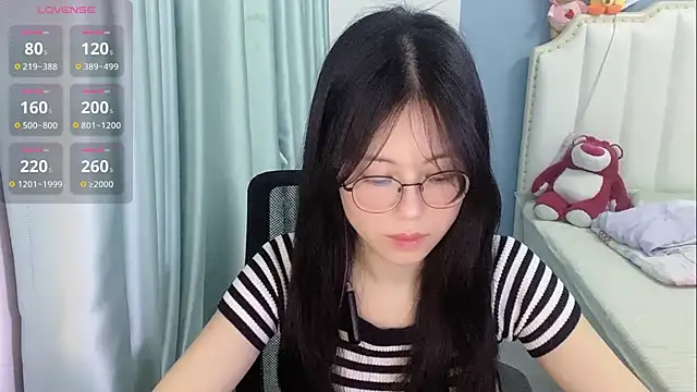 Snapshot of Luna-666 chatting on May 2026 11:17:01 AM Luna-666 online show from May 2026 11:17:01 AM