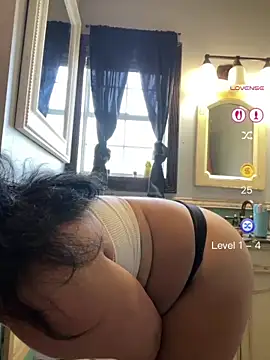 Snapshot of Vanessa_Valentine chatting on June 2026 01:53:02 PM Vanessa Valentine online show from June 2026 01:53:02 PM