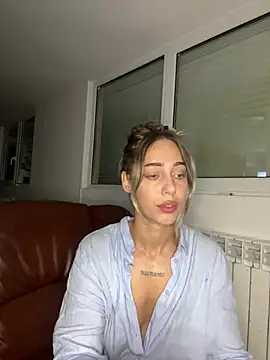 Snapshot of ZenyShy chatting on June 2026 01:30:02 AM ZenyShy online show from June 2026 01:30:02 AM