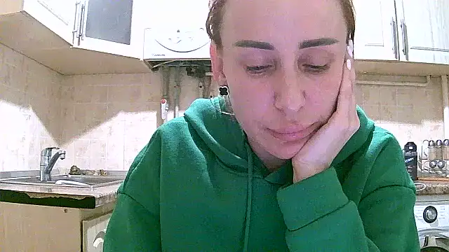 GlarysLoveresx online show from June 2026 10:41:02 PM