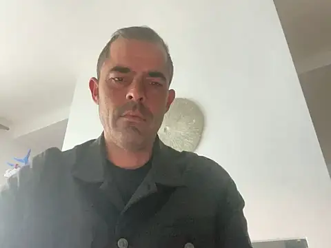 Riccardo86xx online show from May 2026 04:21:01 AM