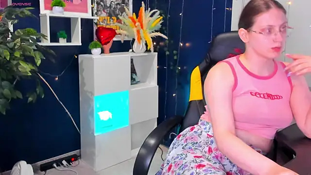 Queen Milena online show from May 2026 11:05:01 AM