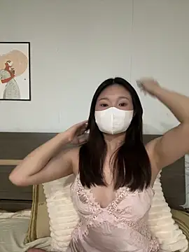 Snapshot of Ni_Tran chatting on May 2026 07:08:01 PM Ni Tran online show from May 2026 07:08:01 PM