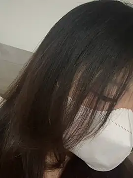 Snapshot of Ni_Tran chatting on June 2026 06:01:01 PM Ni Tran online show from June 2026 06:01:01 PM