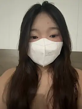 Snapshot of Ni_Tran chatting on July 2026 06:23:01 PM Ni Tran online show from July 2026 06:23:01 PM