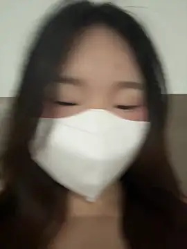 Snapshot of Ni_Tran chatting on July 2026 10:52:02 AM Ni Tran online show from July 2026 10:52:02 AM