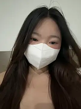 Snapshot of Ni_Tran chatting on July 2026 06:37:02 AM Ni Tran online show from July 2026 06:37:02 AM