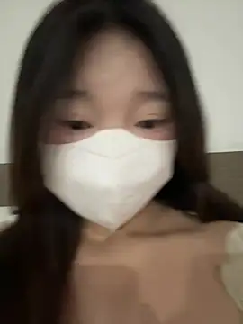 Snapshot of Ni_Tran chatting on July 2026 08:08:01 AM Ni Tran online show from July 2026 08:08:01 AM