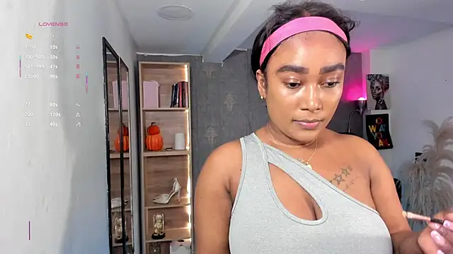 Snapshot of alessia_anderson chatting on November 2025 10:43:02 PM alessia anderson online show from November 2025 10:43:02 PM