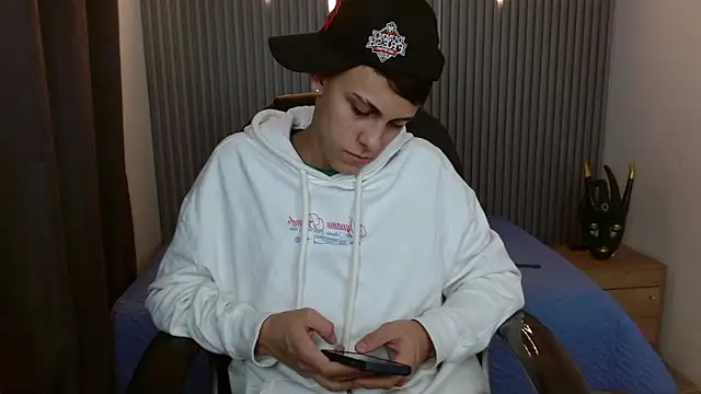 Snapshot of Ethanx18_ chatting on May 2026 03:13:02 AM Ethanx18 online show from May 2026 03:13:02 AM