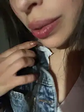 Yenifer 27 online show from April 2026 11:55:02 PM