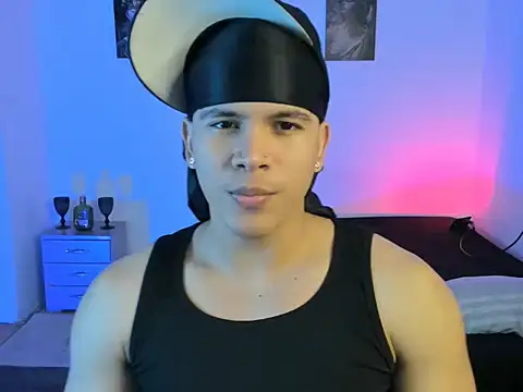 Snapshot of sant_wahlberg chatting on July 2026 11:01:02 PM sant wahlberg online show from July 2026 11:01:02 PM