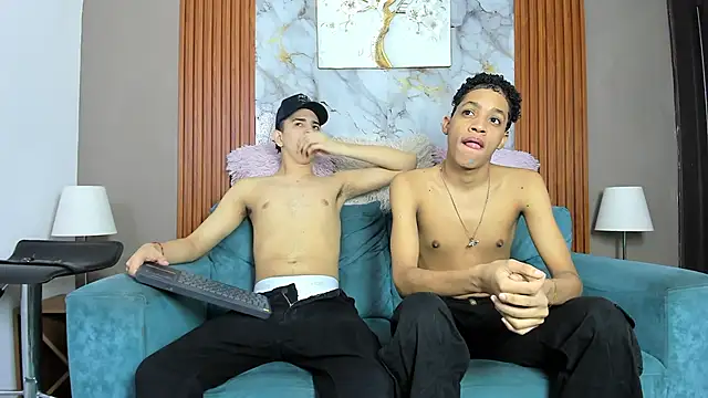 LOVE GUYS1 online show from May 2026 01:49:02 PM