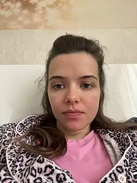TheGirlWhoCriedDuck online show from May 2026 06:32:01 AM