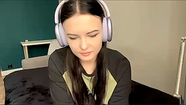 AmbientInvalid online show from May 2026 02:23:02 PM