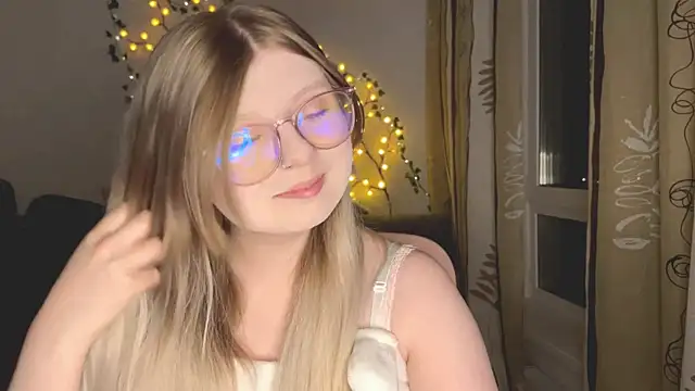 Snapshot of YukiBlush chatting on July 2026 10:05:02 PM YukiBlush online show from July 2026 10:05:02 PM