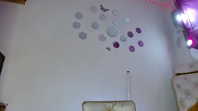 Snapshot of Velvet_Sex chatting on May 2026 12:55:02 PM Velvet Sex online show from May 2026 12:55:02 PM