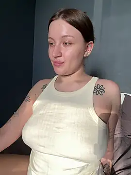 Snapshot of elegant_curves chatting on May 2026 03:50:01 PM elegant curves online show from May 2026 03:50:01 PM