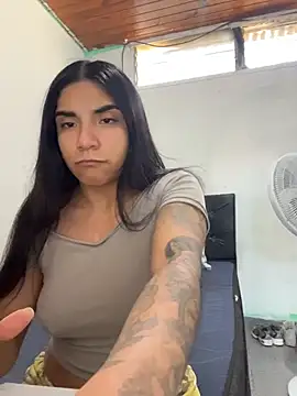 Snapshot of InesD_Arcy chatting on May 2026 05:10:02 PM InesD Arcy online show from May 2026 05:10:02 PM