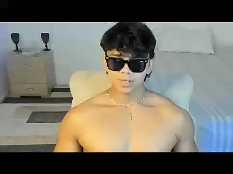 Snapshot of noahprada chatting on May 2026 05:03:02 AM noahprada online show from May 2026 05:03:02 AM