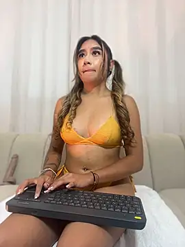 Snapshot of Yulieth_x chatting on June 2026 01:53:02 PM Yulieth x online show from June 2026 01:53:02 PM