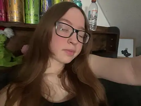 Freaky-Doll online show from May 2026 04:45:01 PM
