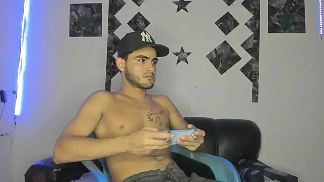 Snapshot of Master_King_Crazzy666 chatting on May 2026 06:49:02 PM Master King Crazzy666 online show from May 2026 06:49:02 PM