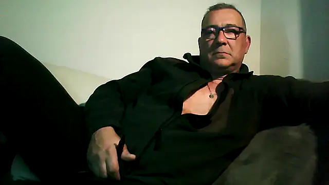 Soloyan online show from November 2025 10:43:02 PM