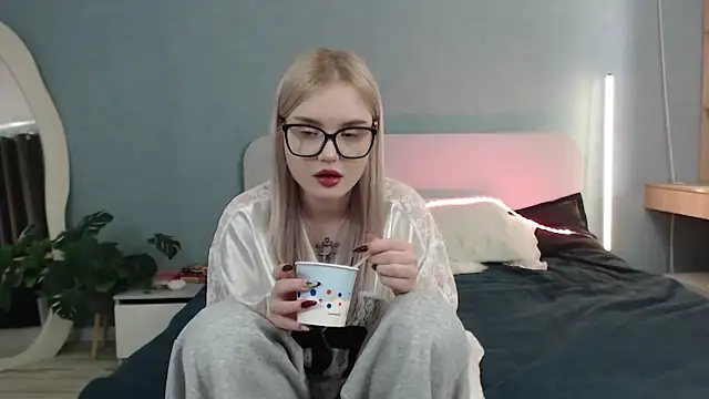 Snapshot of Angel_Share chatting on June 2026 03:09:02 AM Angel Share online show from June 2026 03:09:02 AM