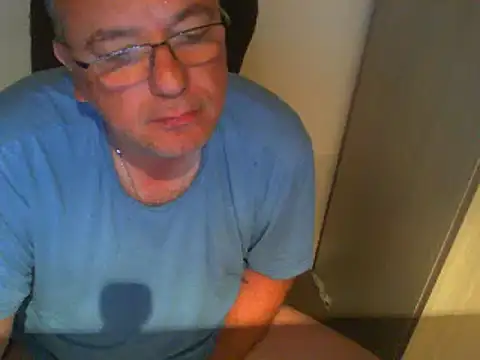Snapshot of GeorgeCarlo chatting on May 2026 06:03:01 PM GeorgeCarlo online show from May 2026 06:03:01 PM