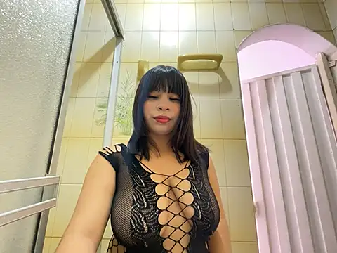 Snapshot of luna_silk_ chatting on May 2026 06:49:01 PM luna silk online show from May 2026 06:49:01 PM