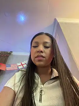 Snapshot of Dulcerouss__ chatting on June 2026 11:23:01 AM Dulcerouss online show from June 2026 11:23:01 AM