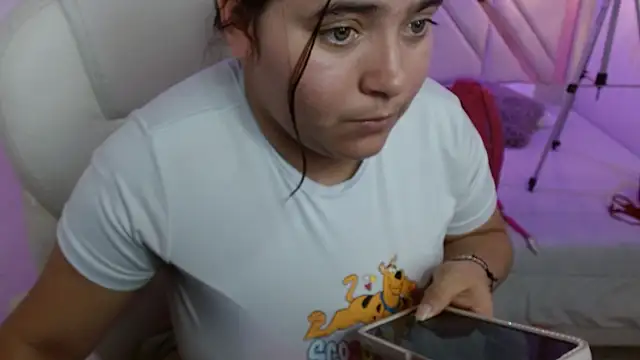 Laurha  online show from July 2026 08:17:02 PM