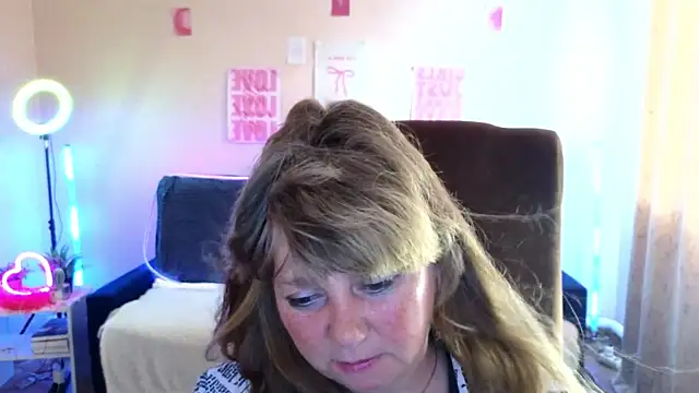 Snapshot of Melania_Cook chatting on June 2026 02:41:02 PM Melania Cook online show from June 2026 02:41:02 PM